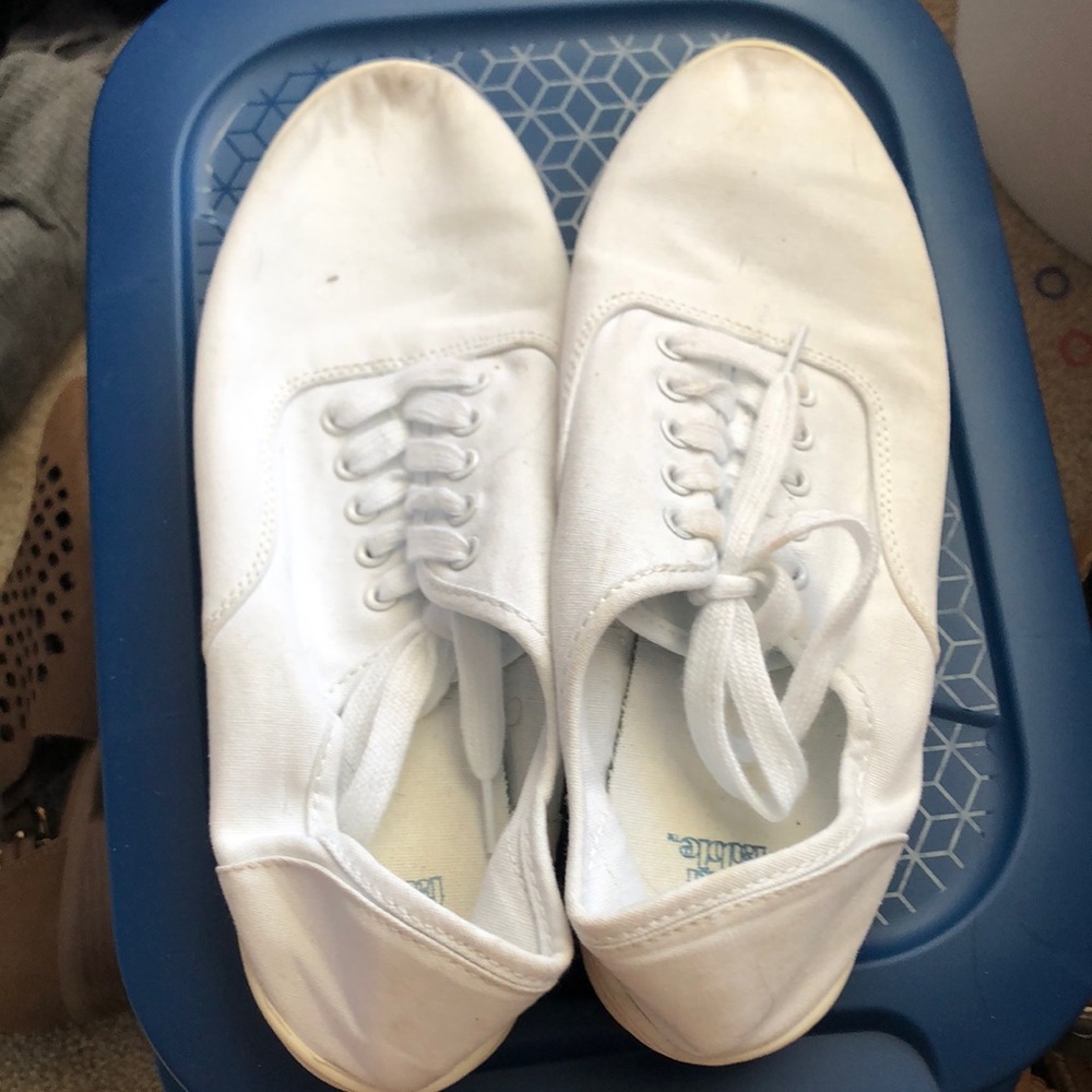 plain white shoes
